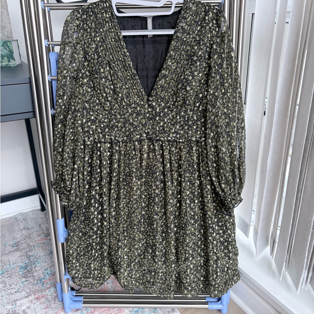 Urban Outfitters XS Chiffon Printed Dress